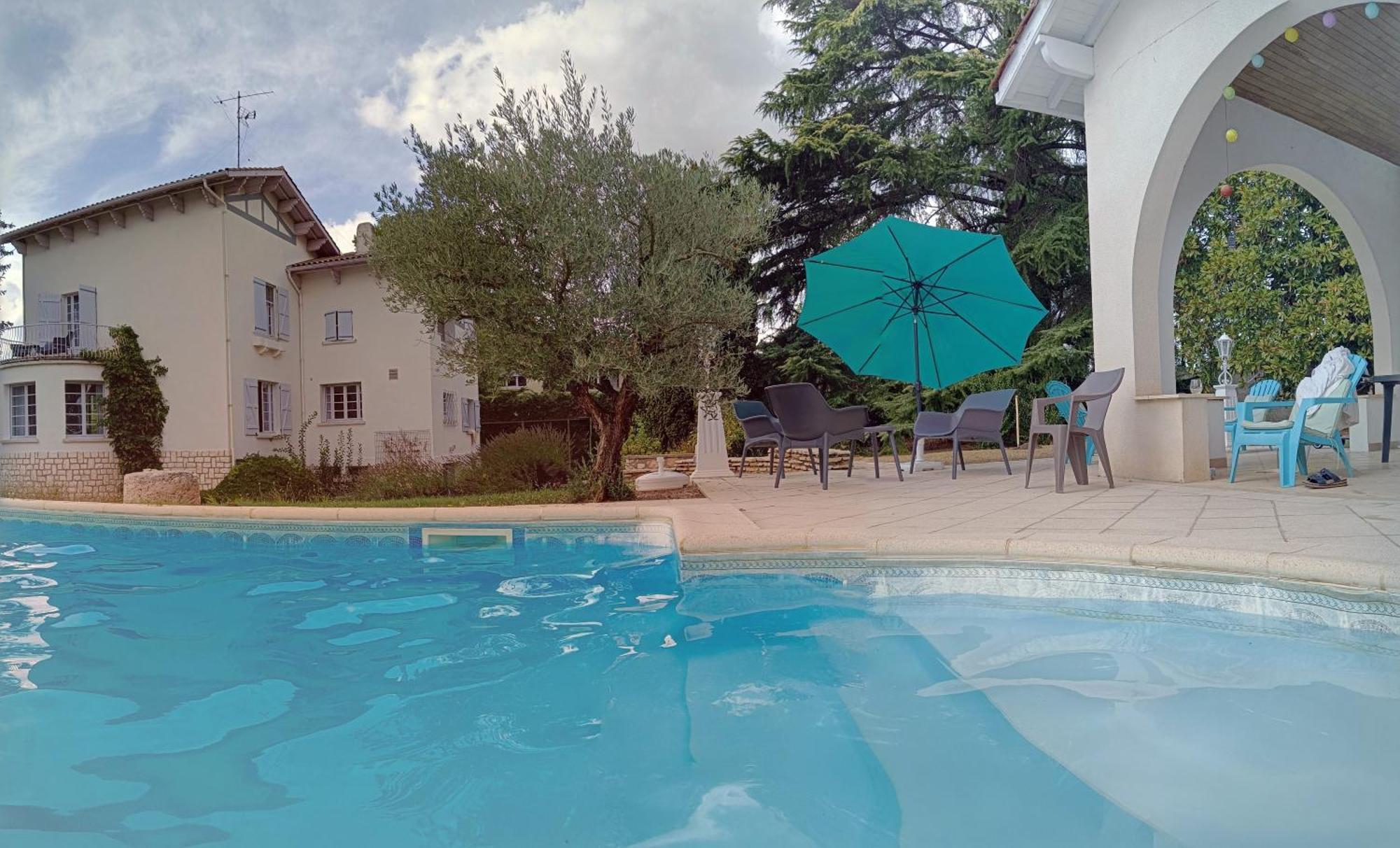 La Maison Basque Sainte-Livrade-sur-Lot Exterior foto