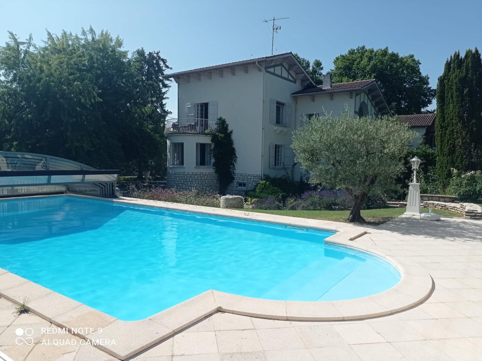 La Maison Basque Sainte-Livrade-sur-Lot Exterior foto